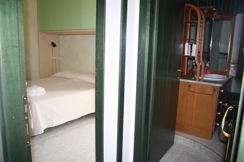 Bed and Breakfast La Pavoncella Виллапутцу Экстерьер фото