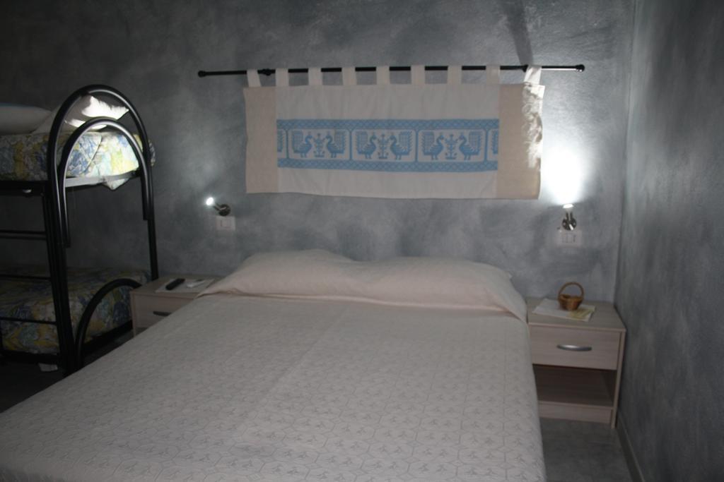 Bed and Breakfast La Pavoncella Виллапутцу Экстерьер фото